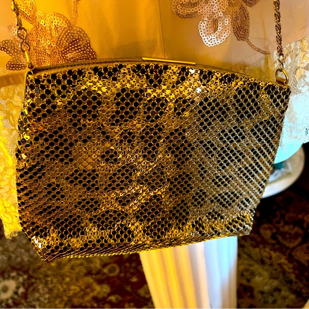 Cute mini bag for formal fancy occasions perfect accessory.